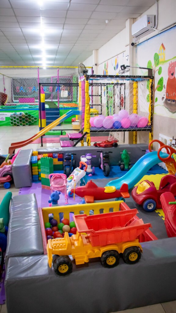 Fotografía 2 del salón infantil Saltarines